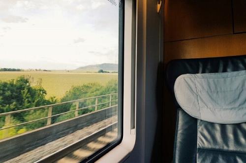 سفر از مشهد به تهران با قطار، امن و راحت!