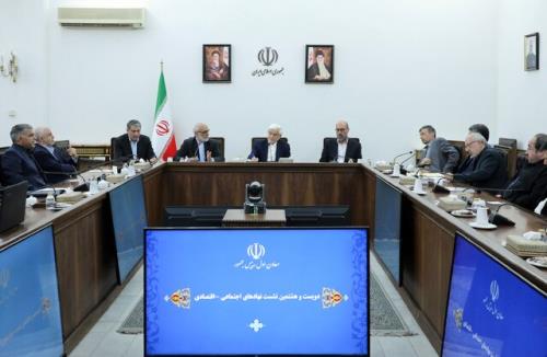 عارف: نهادهای انقلاب اسلامی در جایی وارد شوند که بخش خصوصی و دولت توان ورود به آنرا ندارند