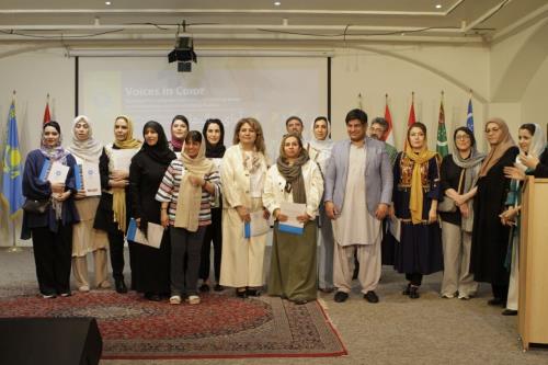 نمایشگاه آوای رنگ ها میزبان آثار ۲۴ بانوی ایرانی و افغان شد