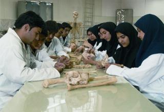 تغییر رشته فرزندان هیات علمی دانشگاه آزاد از دامپزشكی به پزشكی متوقف گردید
